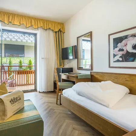 Hotel Garni Nachtigall Schenna Room photo